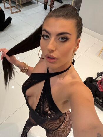 Full leaked Gal ritchie page private photo