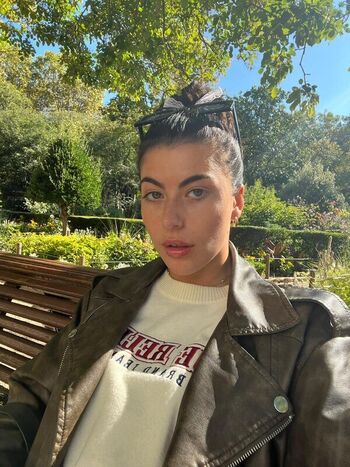 Full leaked Gal ritchie page private photo