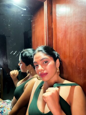 Full leaked Gayathri ajith private photo