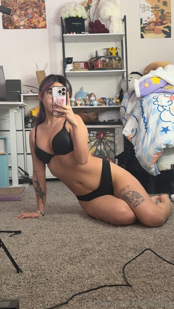 Full leaked Geminisavy  page private photo