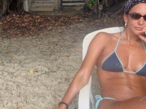 Full leaked Genesis rodriguez private photo