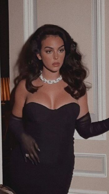 Full leaked Georgina rodriguez private photo