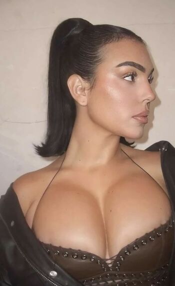 Full leaked Georgina ronaldo private photo