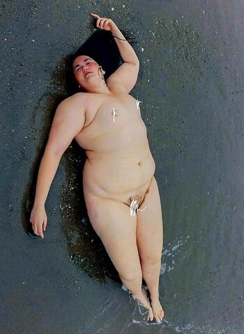 Full leaked Giantessaprivate private photo