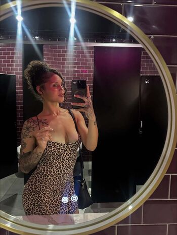 Full leaked Giavannanmoore page private photo