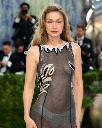 Full leaked Gigi hadid private photo