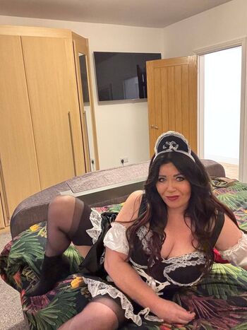 Gilf Mandy Hayes