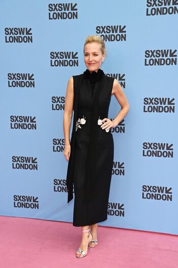 Gillian Anderson