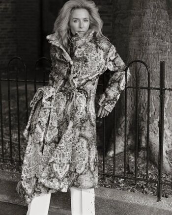 Full leaked Gillian anderson private photo