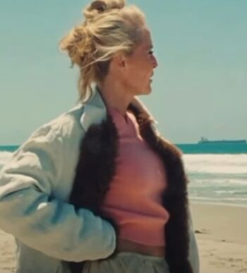 Full leaked Gillian anderson private photo