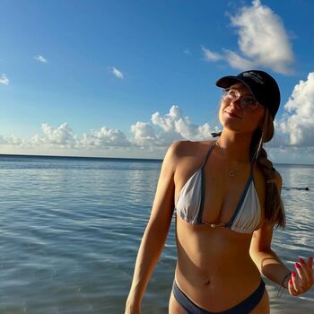 Full leaked Gilliankellyy private photo