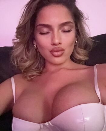 Full leaked Gina boyle private photo