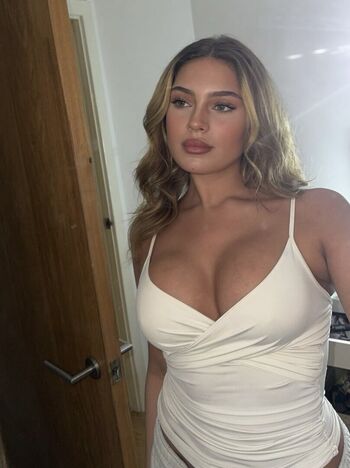 Full leaked Gina boyle private photo