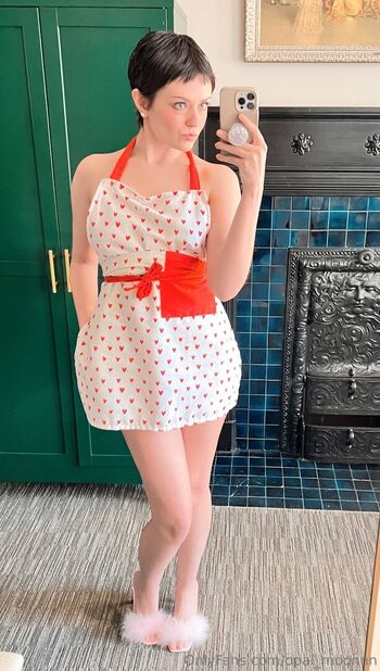 Full leaked Girl on cinema private onlyfans photo