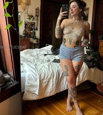 Full leaked Givemetuesday private photo