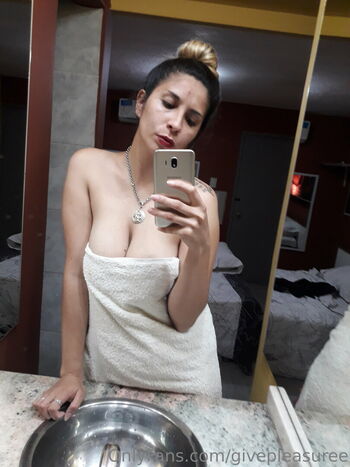 Full leaked Givepleasuree private photo