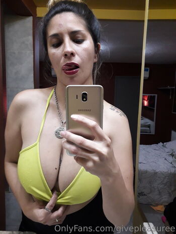 Full leaked Givepleasuree private photo