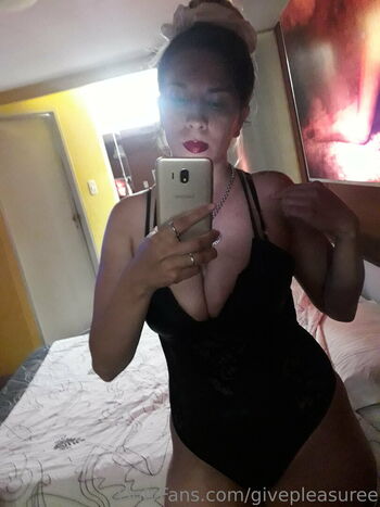 Full leaked Givepleasuree private photo
