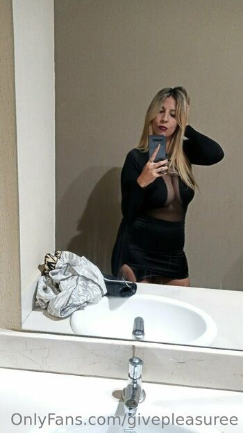 Full leaked Givepleasuree private photo