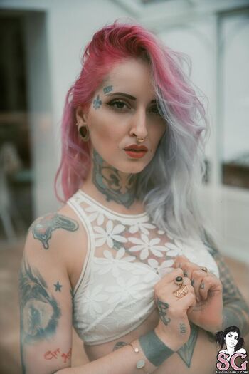 Full leaked Gladycesuicide page private onlyfans photo