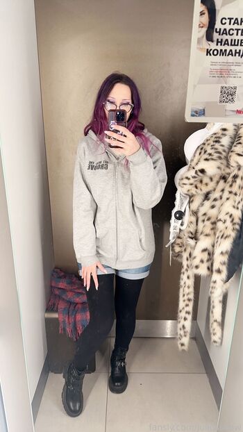 Full leaked Gliese  page private onlyfans photo