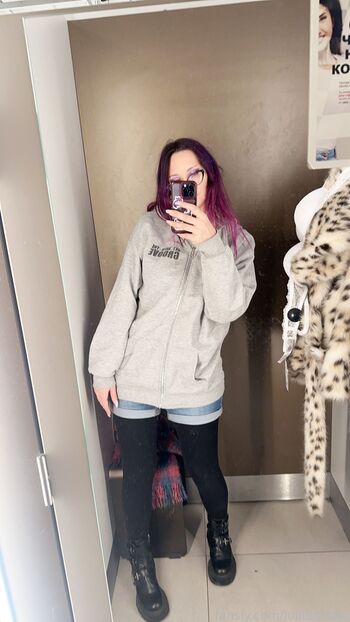 Full leaked Gliese  page private onlyfans photo