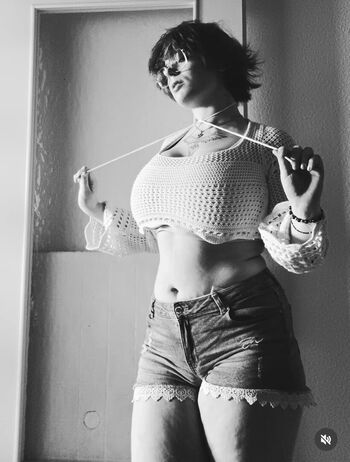 Full leaked Glossygirl private onlyfans photo