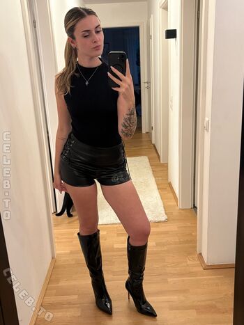 Full leaked Goddess leana private photo