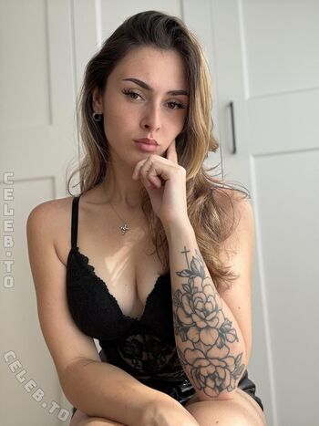 Full leaked Goddess leana private photo