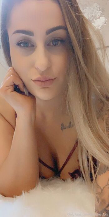 Full leaked Goddesslola page private photo