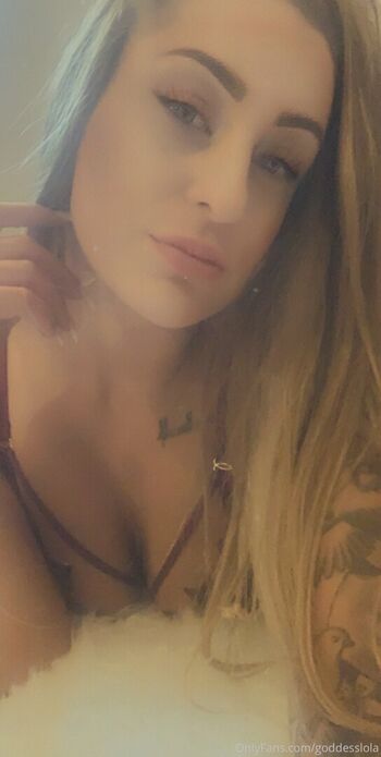 Full leaked Goddesslola private photo