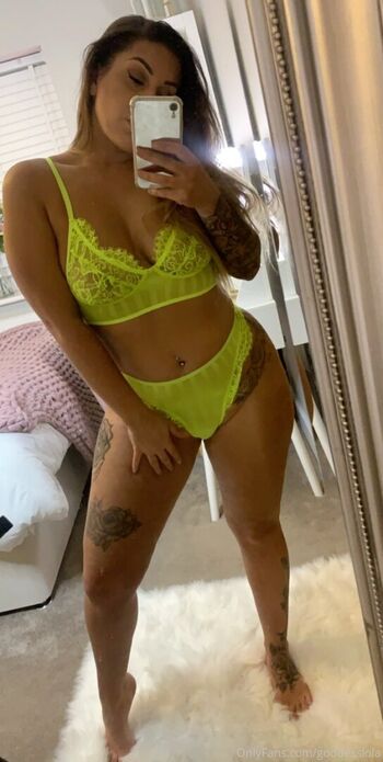 Full leaked Goddesslola private photo