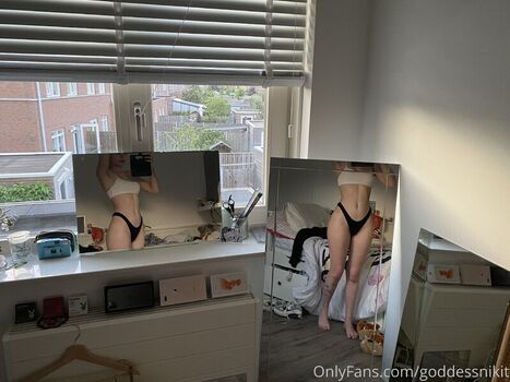 Full leaked Goddessnikit private photo