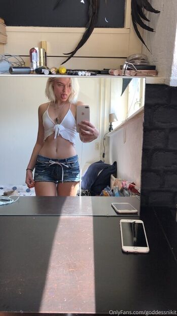 Full leaked Goddessnikit private photo