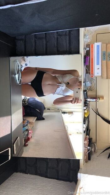 Full leaked Goddessnikit private photo
