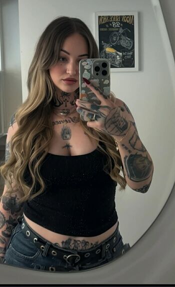 Full leaked Goth queen page private onlyfans photo