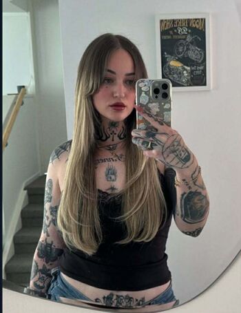 Full leaked Goth queen page private onlyfans photo