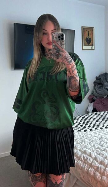 Full leaked Goth queen private onlyfans photo