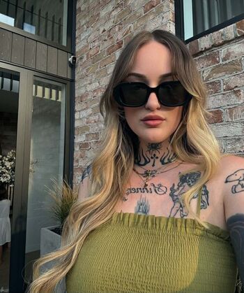 Full leaked Goth queen private onlyfans photo