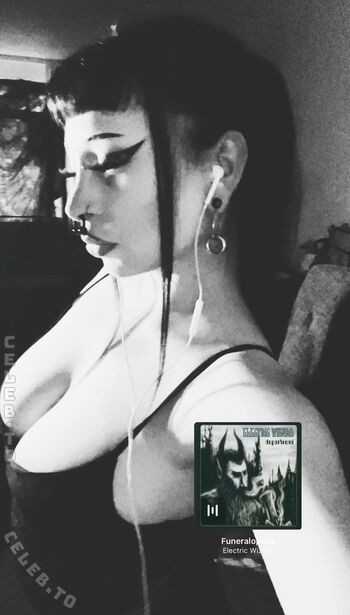 Full leaked Gothminze private photo
