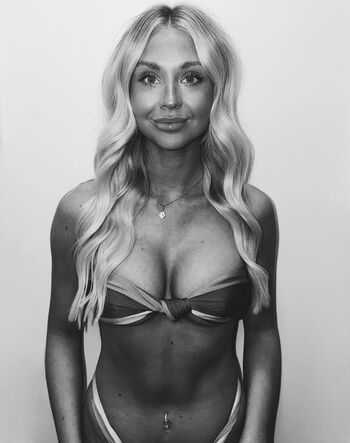 Full leaked Graceannglisson private photo