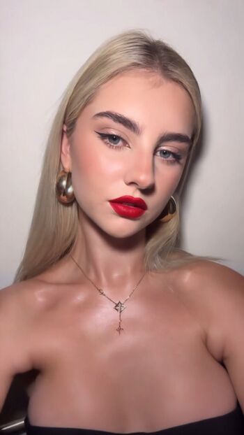 Full leaked Gracelyra private onlyfans photo