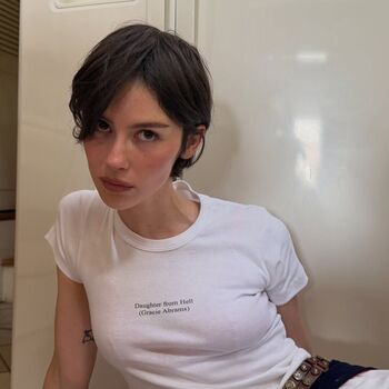 Full leaked Gracie abrams private photo