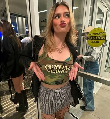 Full leaked Green mama private photo