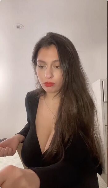 Full leaked Gulia private photo