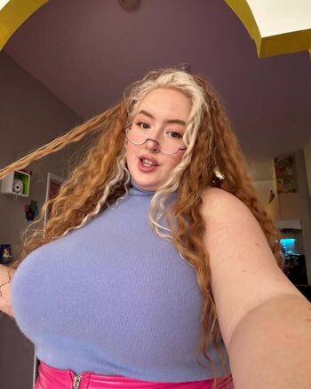 Full leaked Gwen adora private onlyfans photo