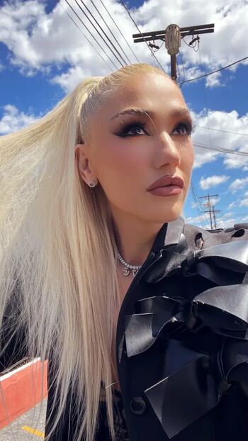 Full leaked Gwenstefani private photo