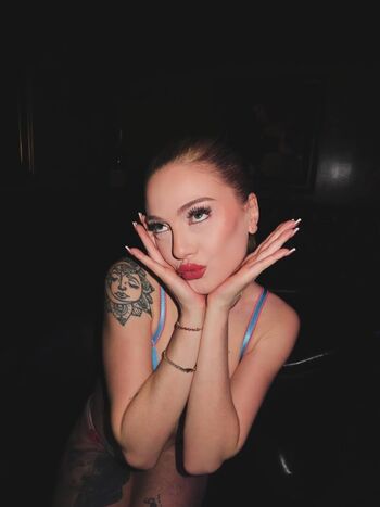 Full leaked Gwenthedancer private onlyfans photo