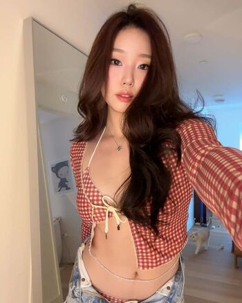 Full leaked H yojeong page private photo