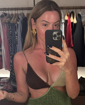 Full leaked Hadise private photo